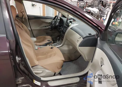 2013 Toyota Corolla Le Special Edition z USA, uszkodzony, nr VIN 2T1BU4EE6DC078576